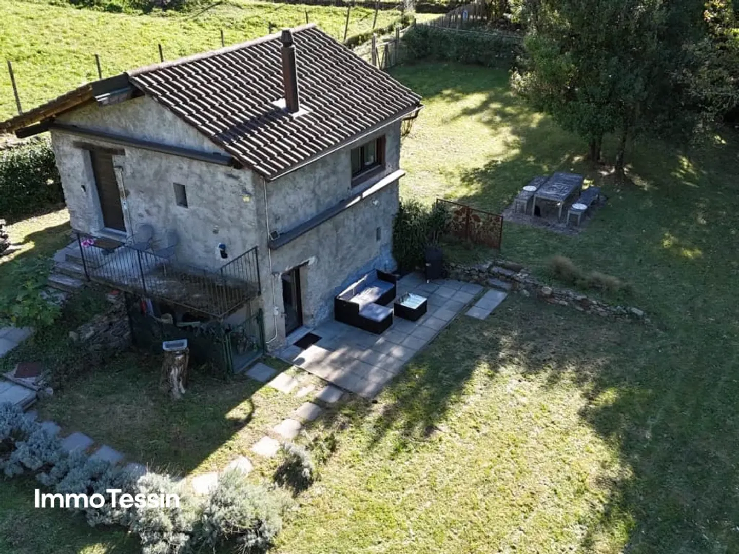 OPPORTUNITÀ: Rustico ultra moderno in una posizione unica con un enorme terreno di 4500 m2 e assoluta privacy - Foto 4 di 13