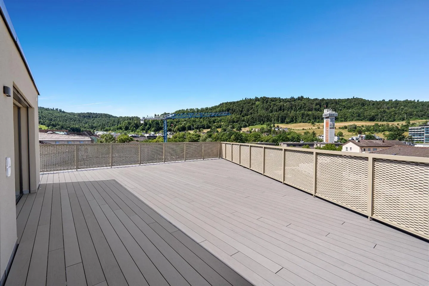 Moderne Attikawohnung mit Terrasse - Foto 2 von 8