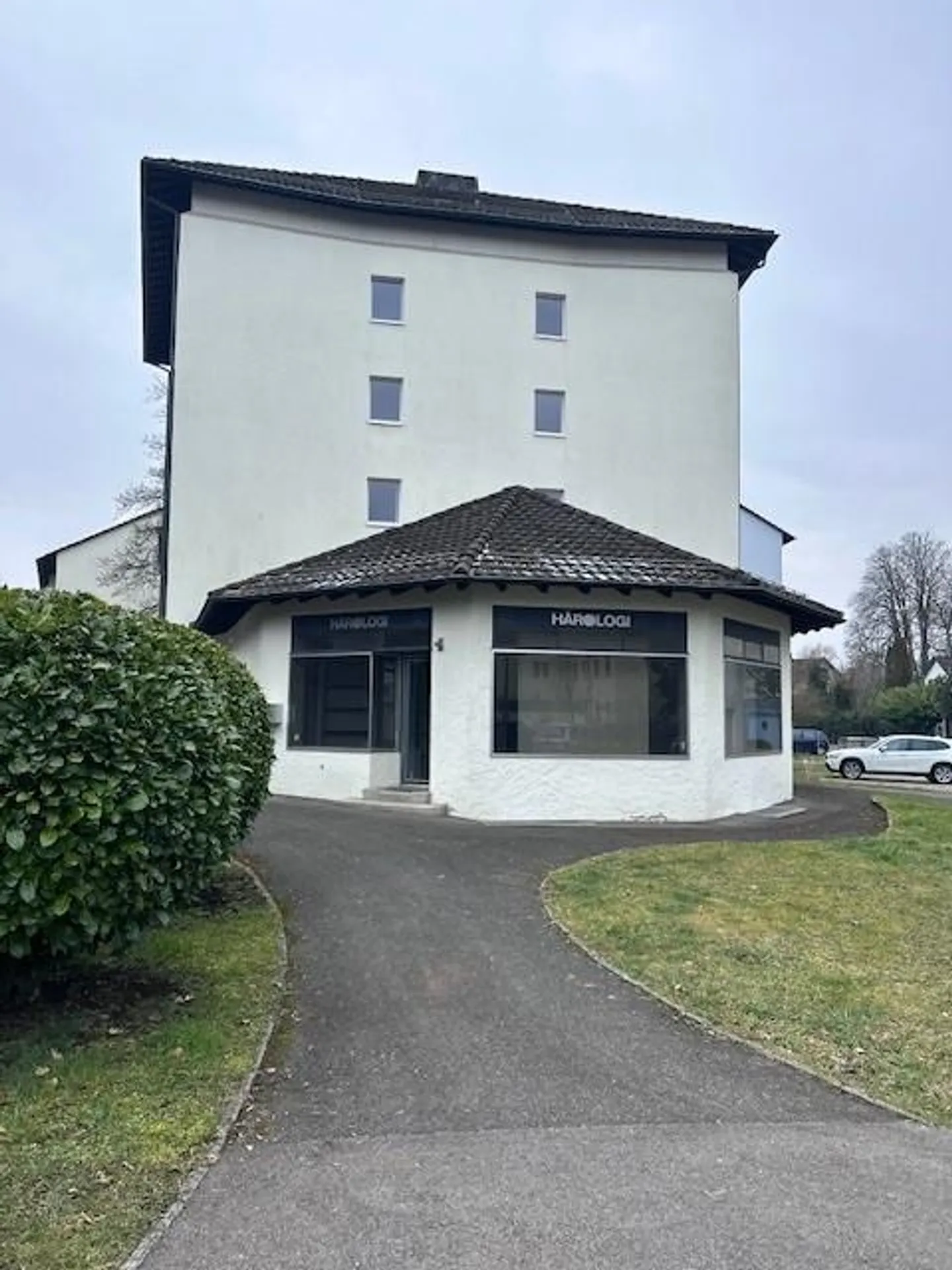 Mischgenutztes Gebäude mieten - Foto 3 von 7