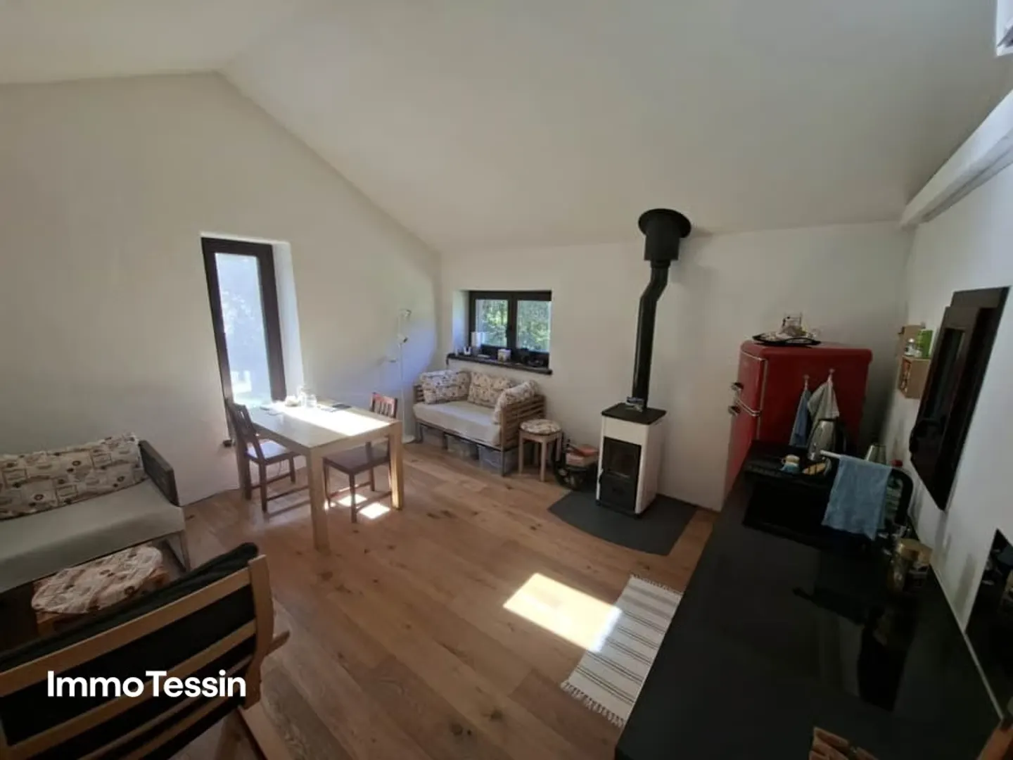 OPPORTUNITÀ: Rustico ultra moderno in una posizione unica con un enorme terreno di 4500 m2 e assoluta privacy - Foto 9 di 13