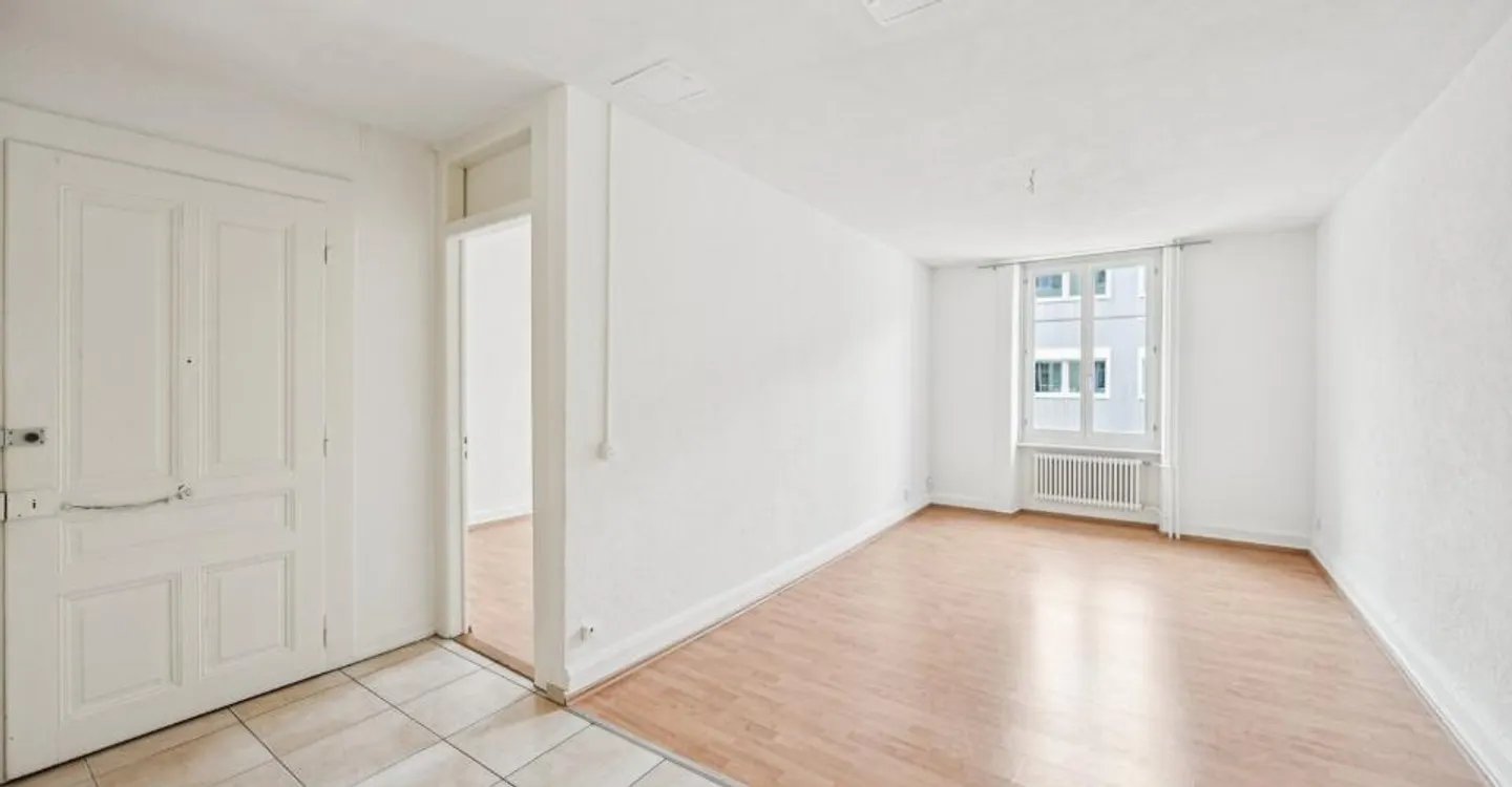 Appartement spacieux avec balcon - Photo 3 sur 6
