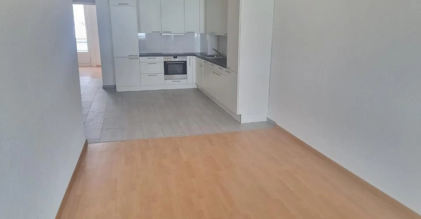 Appartement spacieux avec balcon - Photo 4 sur 6