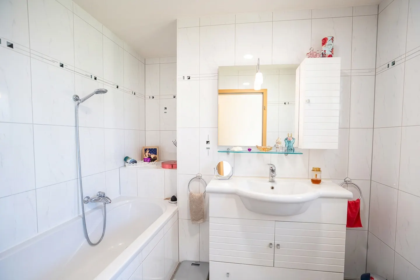Appartement Charmant avec Vue sur le Lac - Photo 9 sur 11