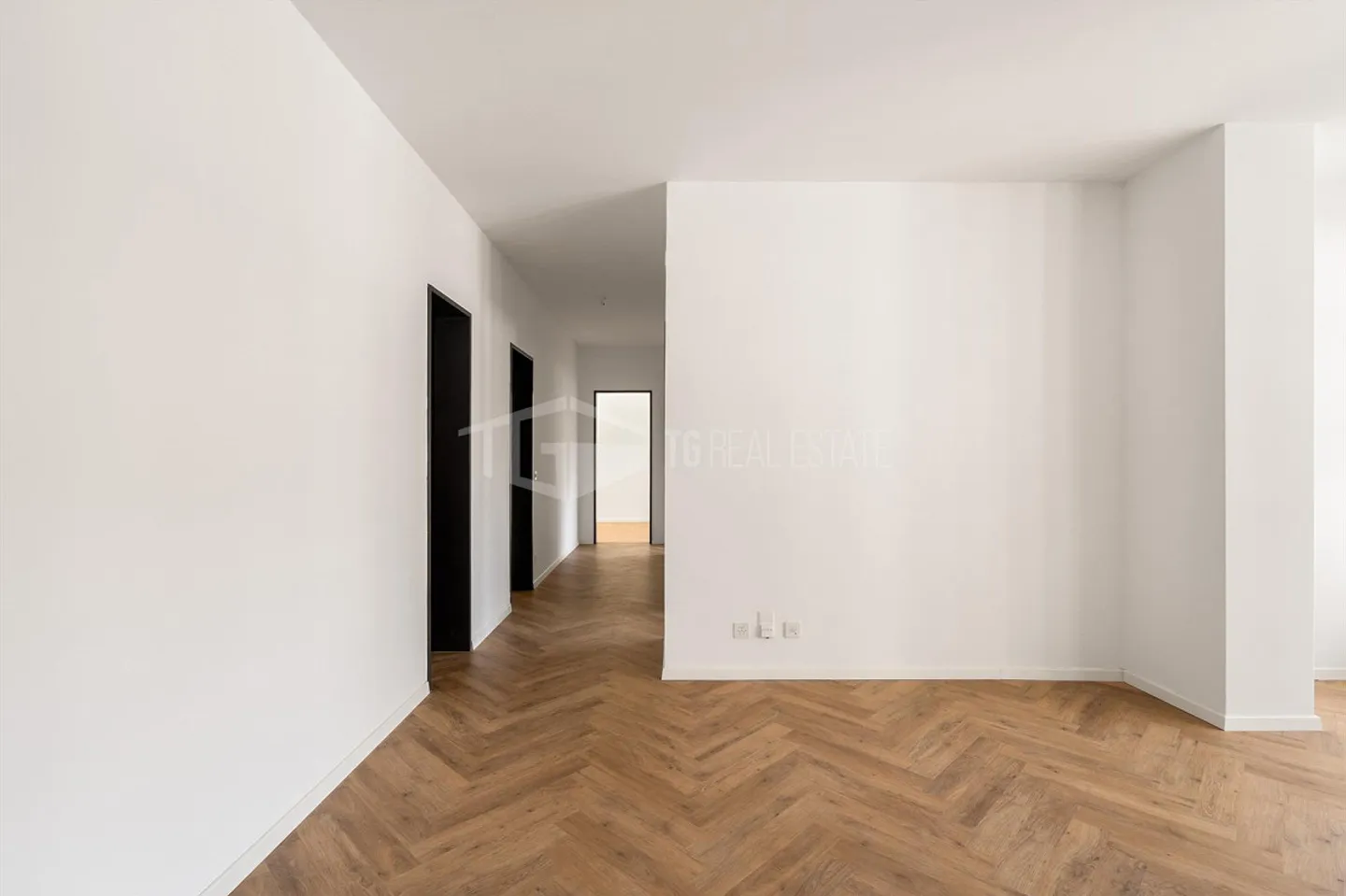 COZY 5.5-ROOM APARTMENT, IDEAL FOR FAMILIES - Photo 6 of 13