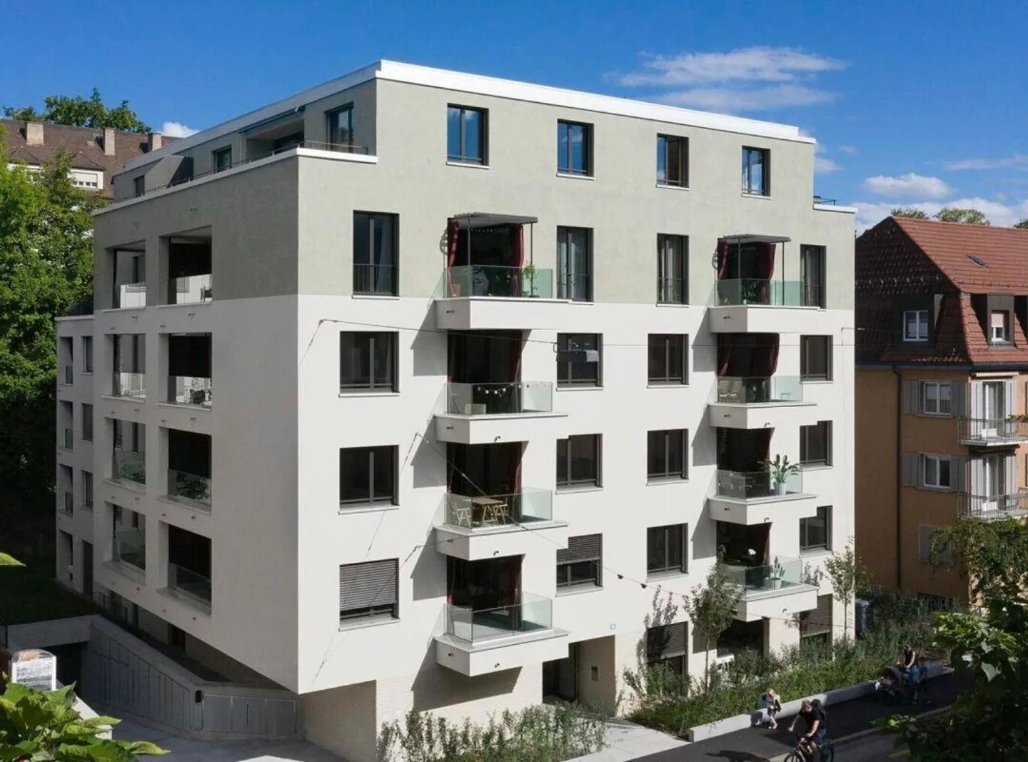 Modern 3.5-room apartment with two separate balconies - Photo 1 of 8