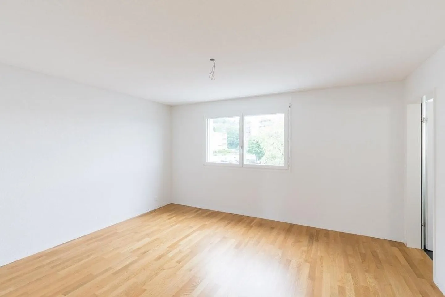 1x Free Net Rent - Penthouse Apartment Like Out of a Picture Book - Photo 3 of 9