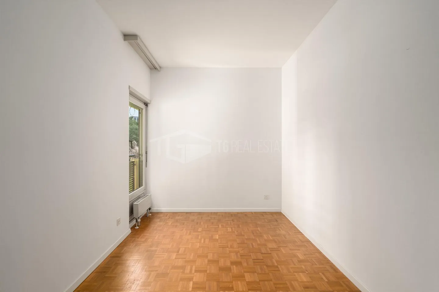 COZY 5.5-ROOM APARTMENT, IDEAL FOR FAMILIES - Photo 9 of 13