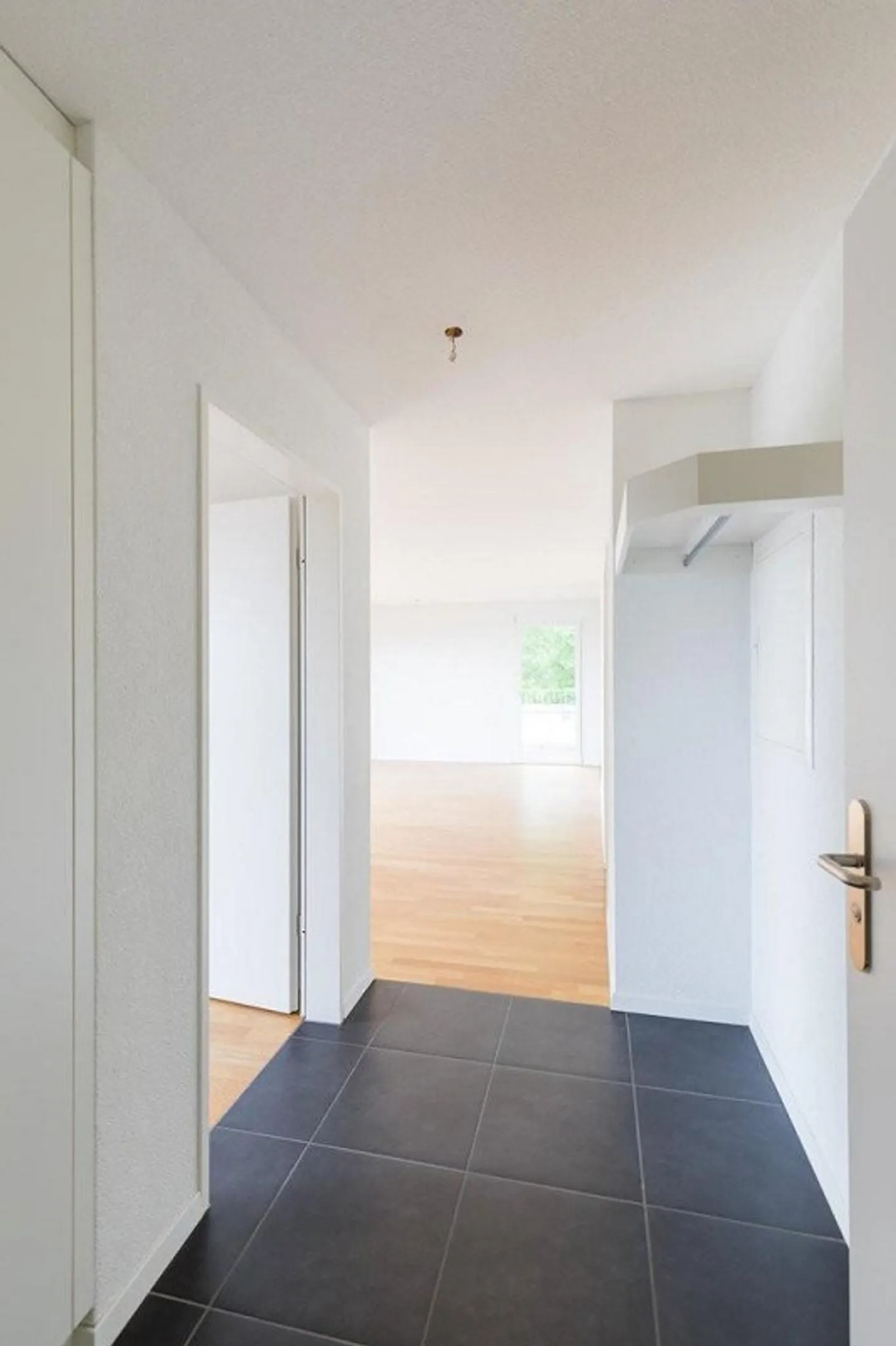1x Free Net Rent - Penthouse Apartment Like Out of a Picture Book - Photo 7 of 9