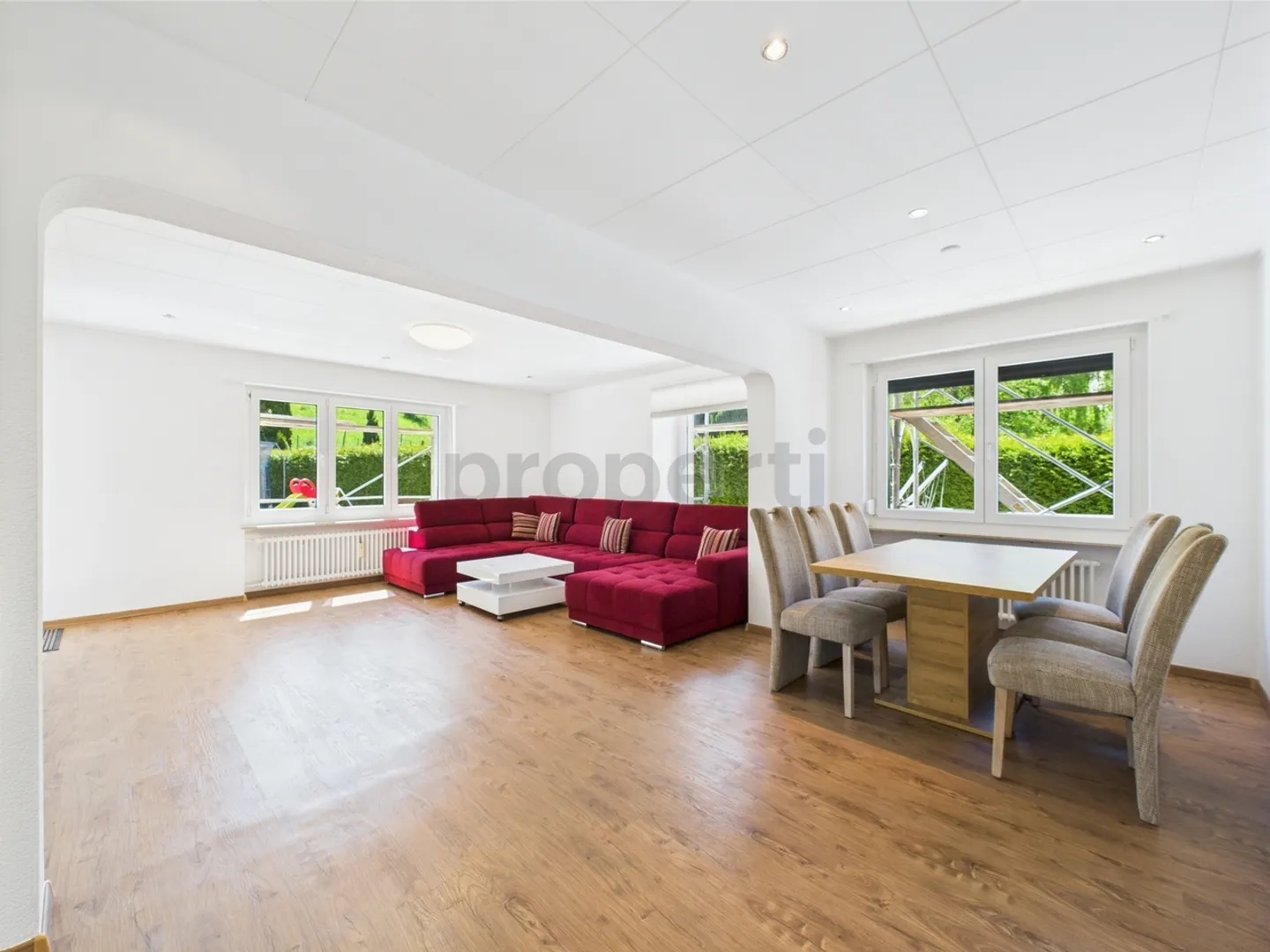 Moderne 4.5-Zimmer-Gartenwohnung mit 150m2 Garten zur Alleinnutzung - Foto 1 von 10