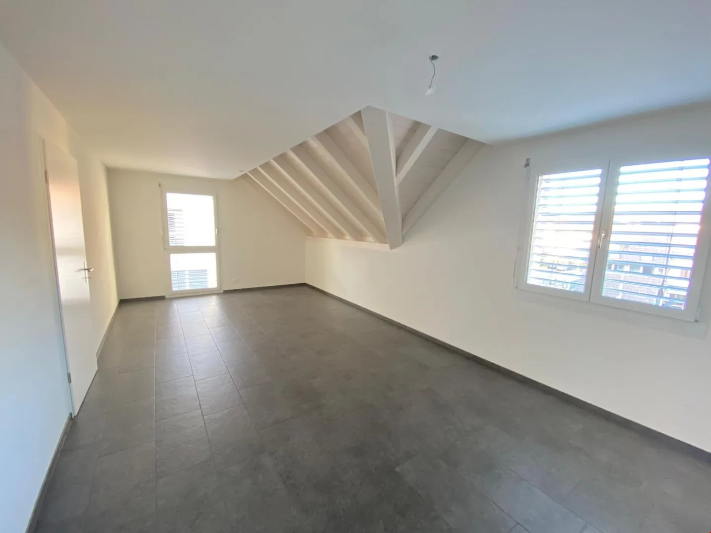 Moderno appartamento duplex di 4,5 locali con grande balcone - Foto 10 di 13