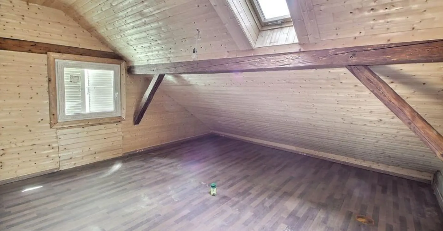 Dans corps de ferme: Grand appartement à finir de rénover - Photo 8 sur 9