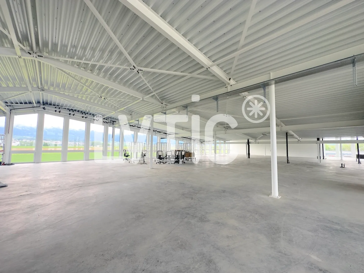 Workshop, lab of 800 m2 divisible from 300 m2 for rent in Chavornay - Photo 4 of 9