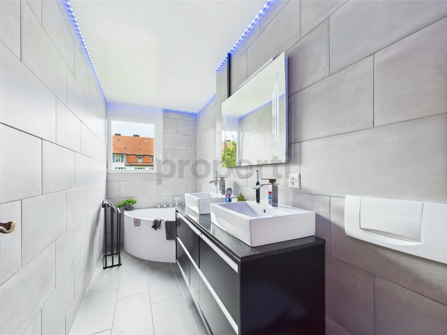 Comfort moderno per tutta la famiglia - Spazioso appartamento di 4,5 stanze in centro - Foto 7 di 8