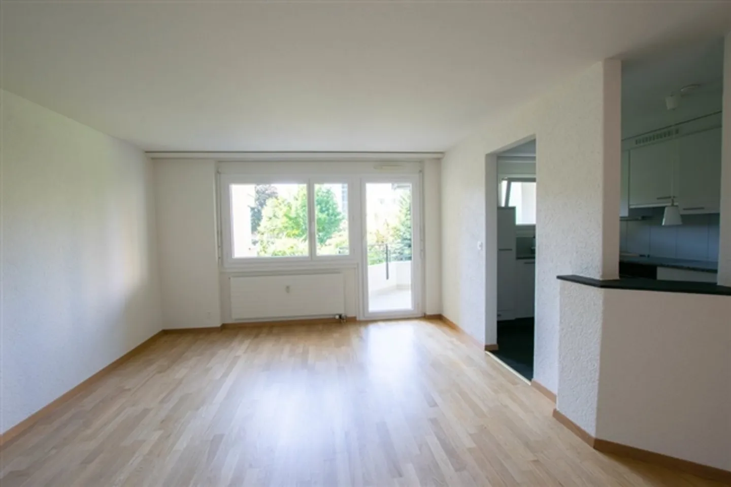 Charmante Wohnung mit Balkon - Foto 2 von 8