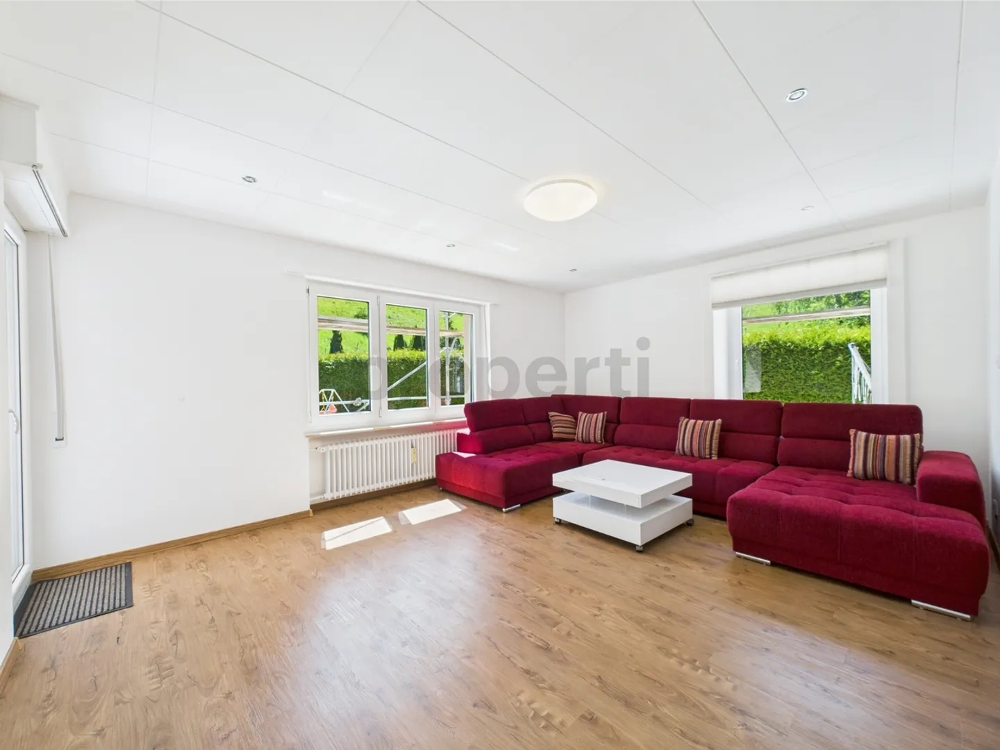 Moderne 4.5-Zimmer-Gartenwohnung mit 150m2 Garten zur Alleinnutzung - Foto 4 von 10