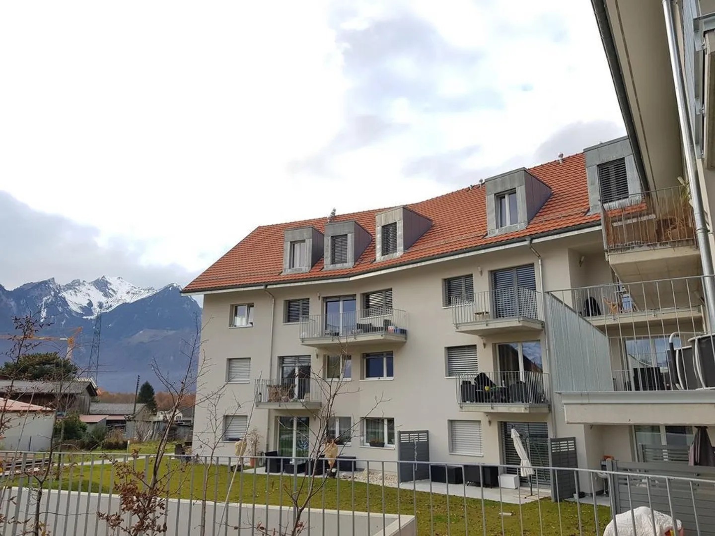 ROCHE (VD) - BEL APPARTEMENT 2.5 PIECES AU REZ - Foto 1 di 6