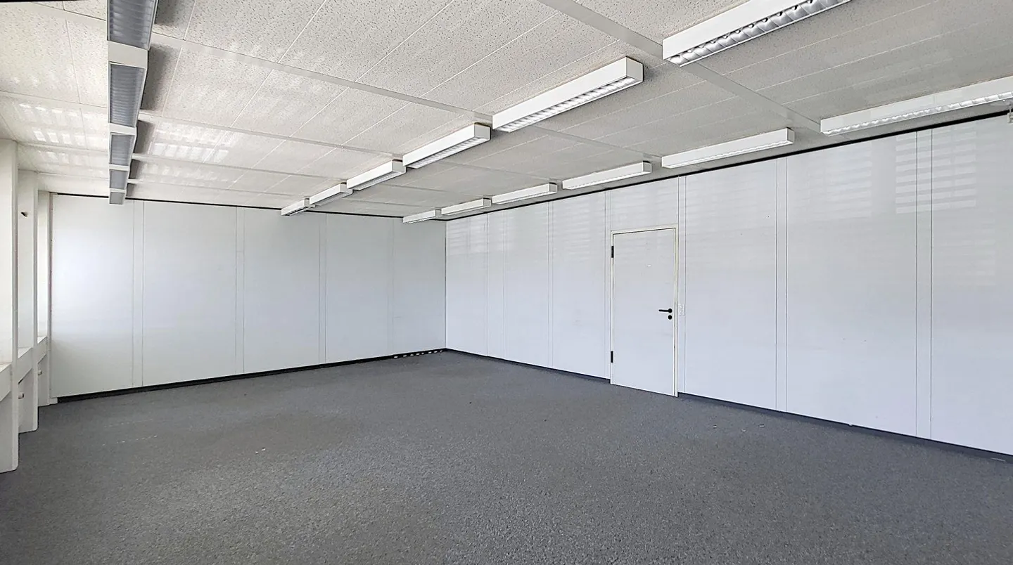 Move in and get started - 62 m² office space in Schafisheim! - Photo 4 of 8