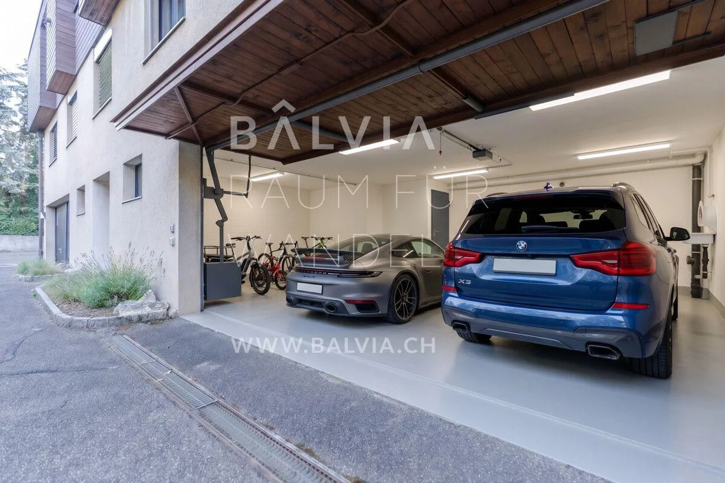 Geräumige Dachwohnung mit Terrasse - Foto 7 von 8
