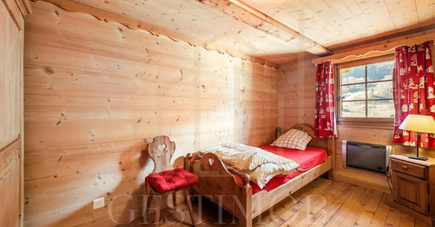 Calma e viste libere – Chalet autentico e grande potenziale - Foto 10 di 12