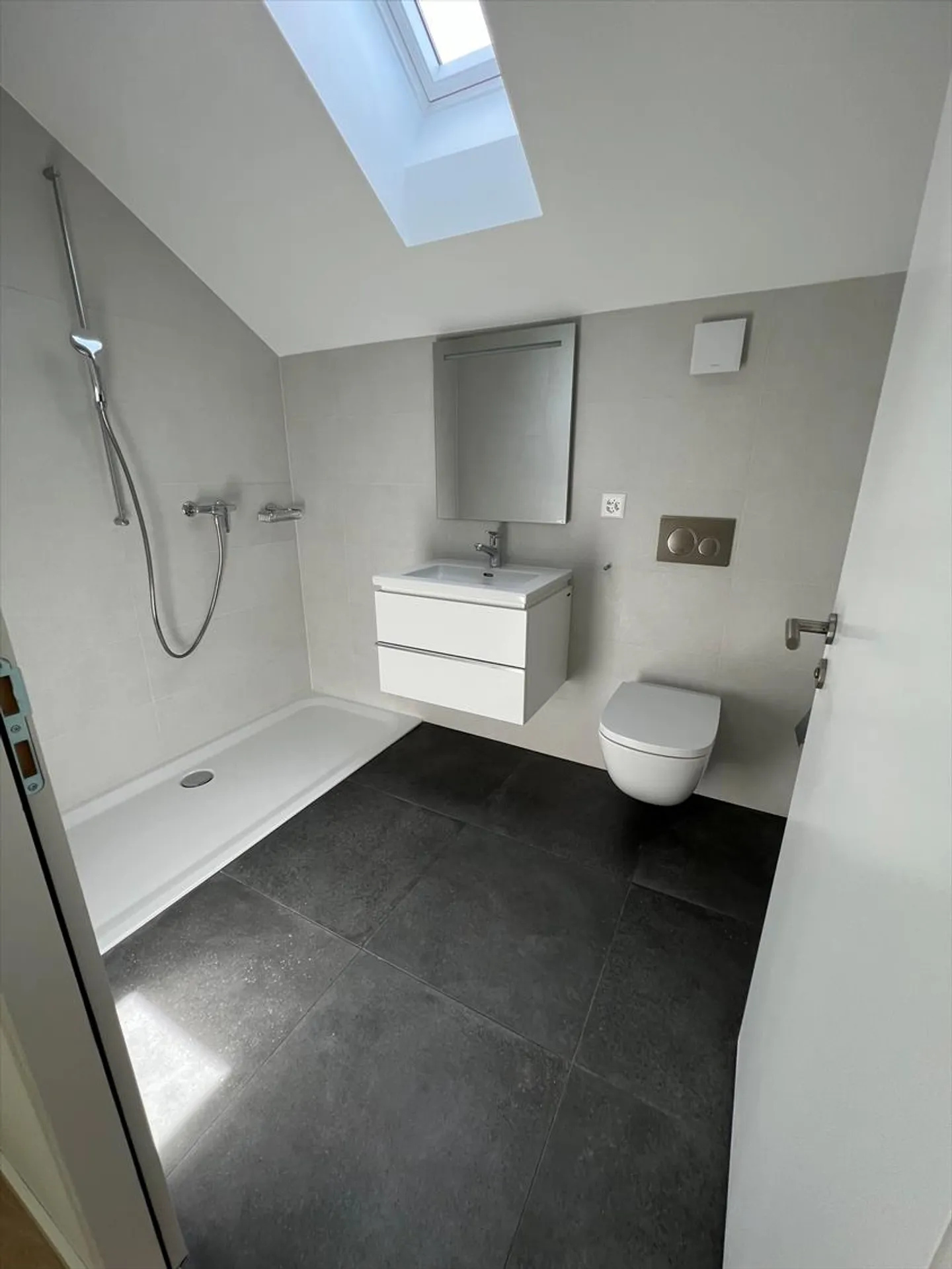 New high-end construction, magnificent 5.5-room duplex apartment - Photo 12 of 13