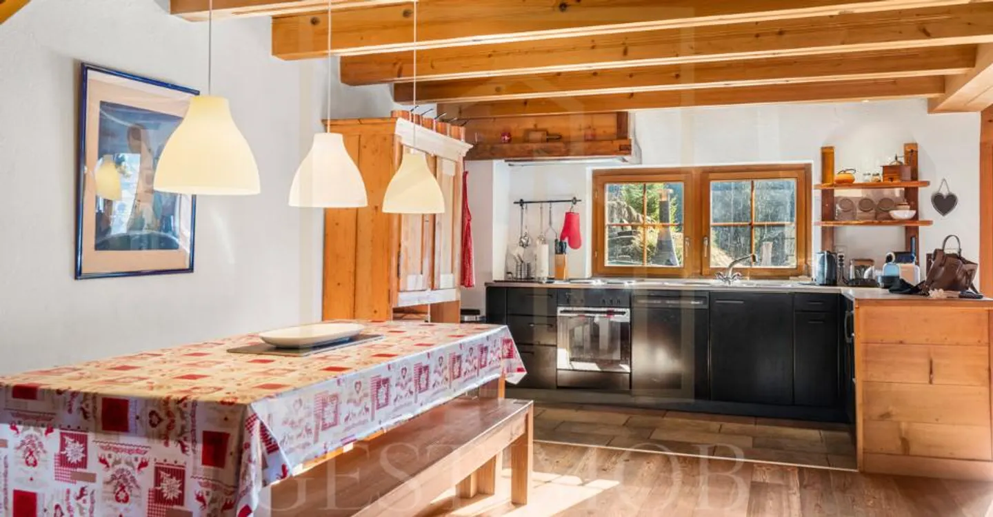 Calma e viste libere – Chalet autentico e grande potenziale - Foto 4 di 12