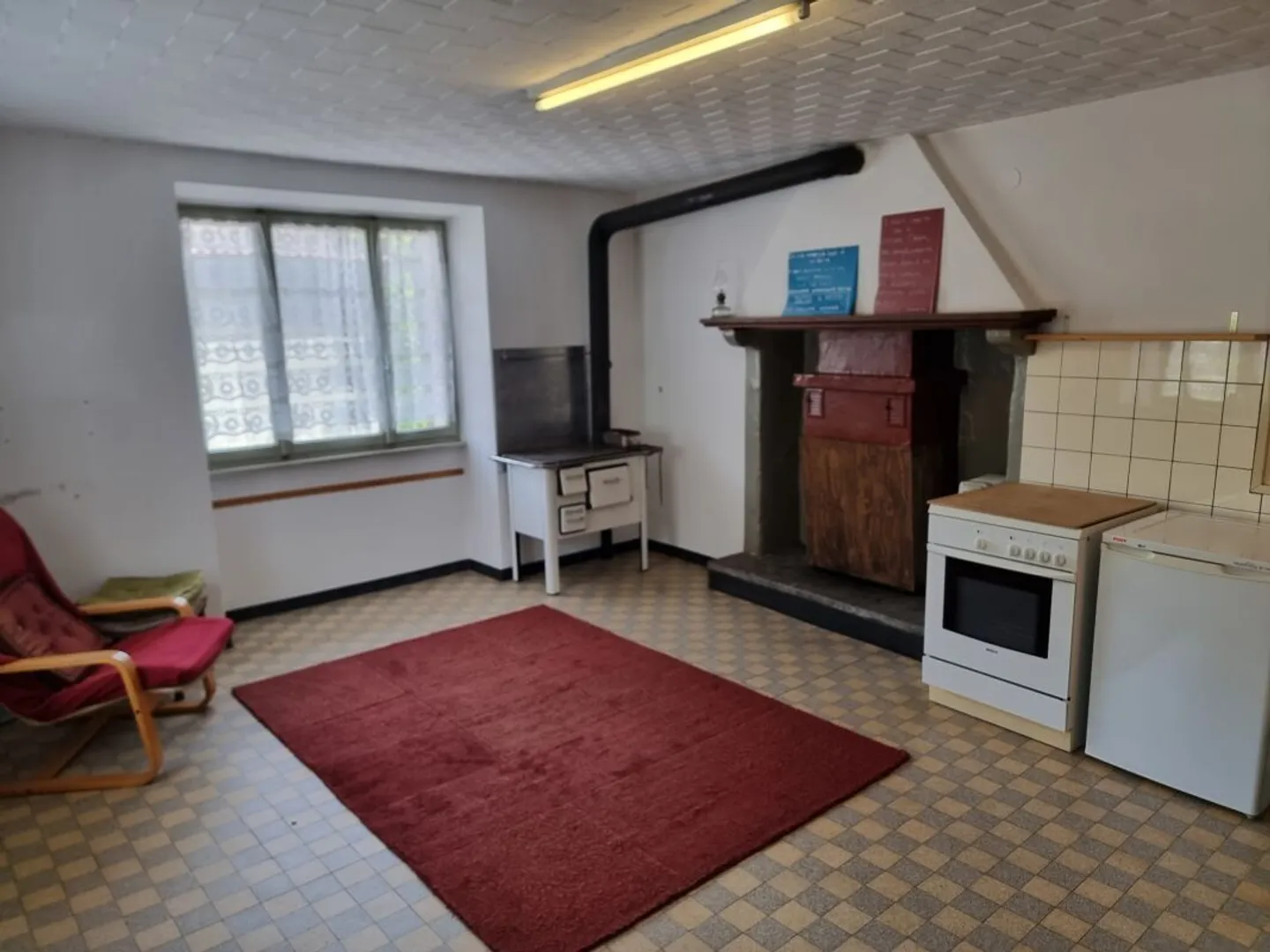 4.5-Room House + Rustico for Renovation, with Garden and Parking Spaces - Photo 3 of 7