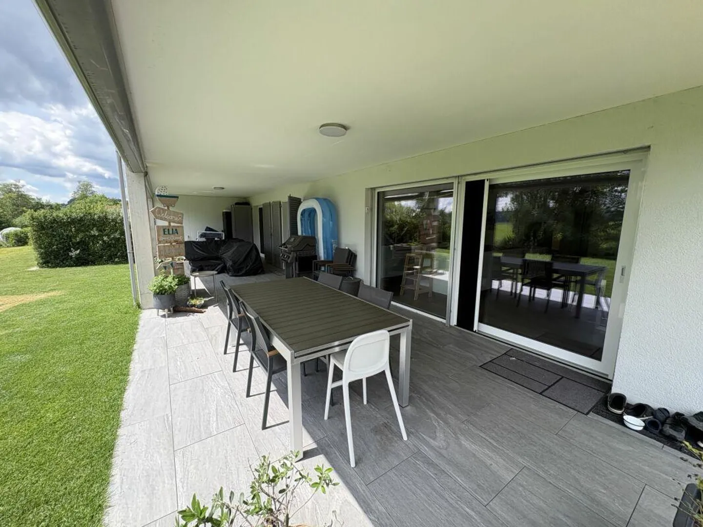 4.5-Room Ground Floor Apartment with Idyllic View into the Green - Photo 1 of 10
