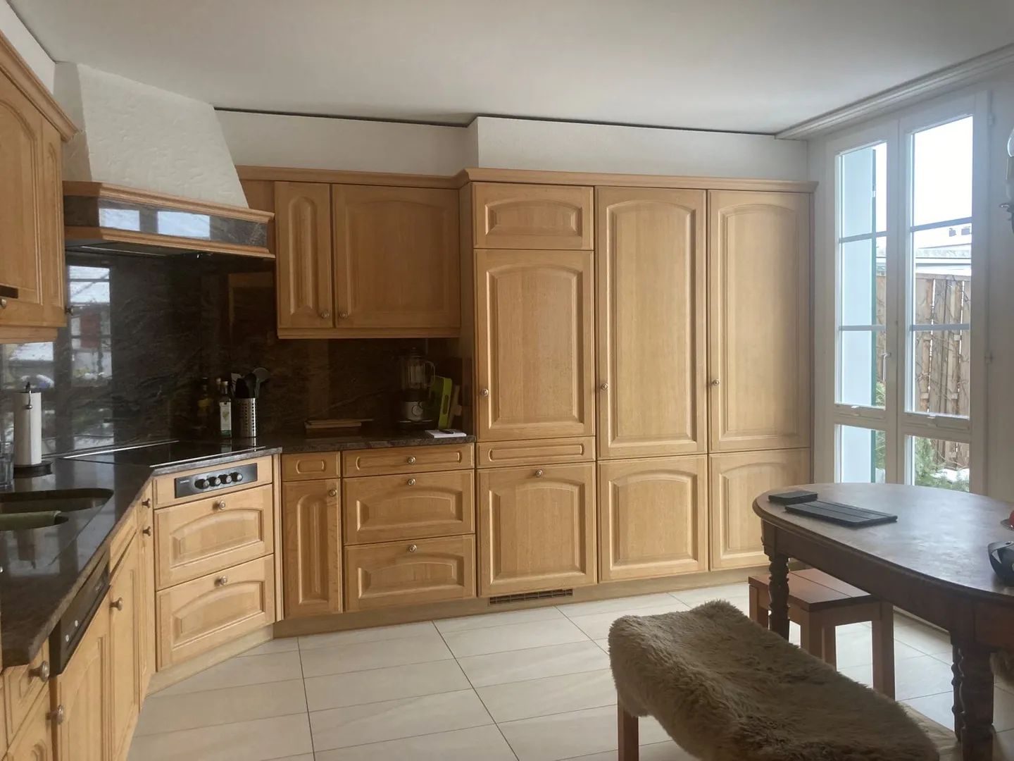 Charming 3.5-room apartment with balcony and fireplace in Beromünster - Photo 3 of 7