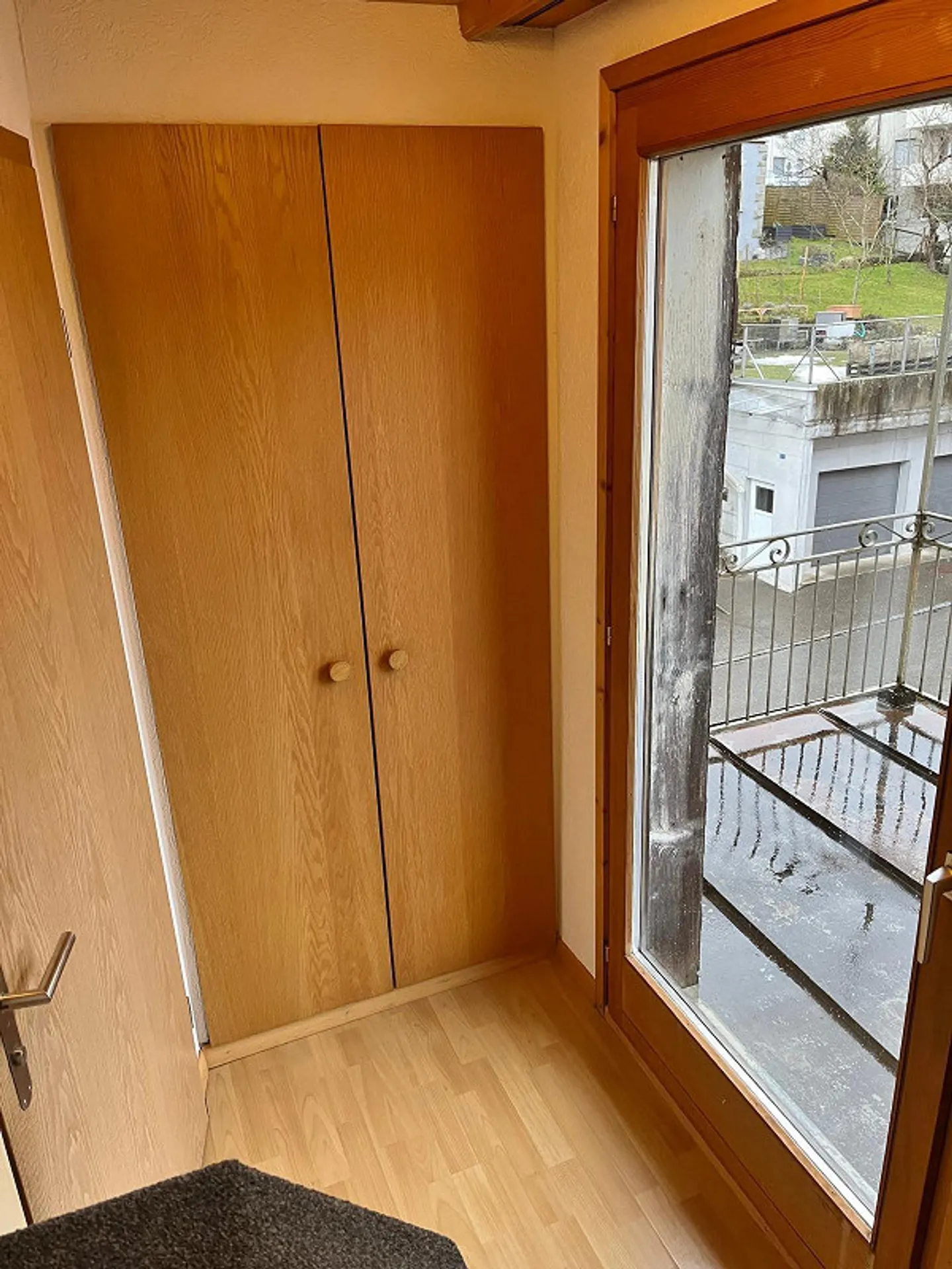 Appartamento mansardato ristrutturato con 2 camere - Foto 3 di 13