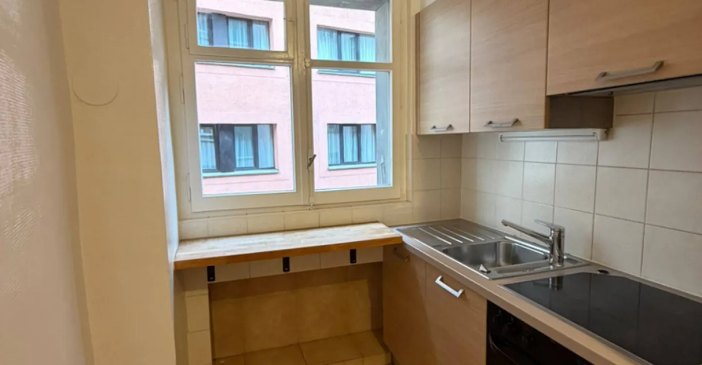 Beautiful 3-room apartment on the 3rd floor in the heart of Lausanne - Photo 3 of 7