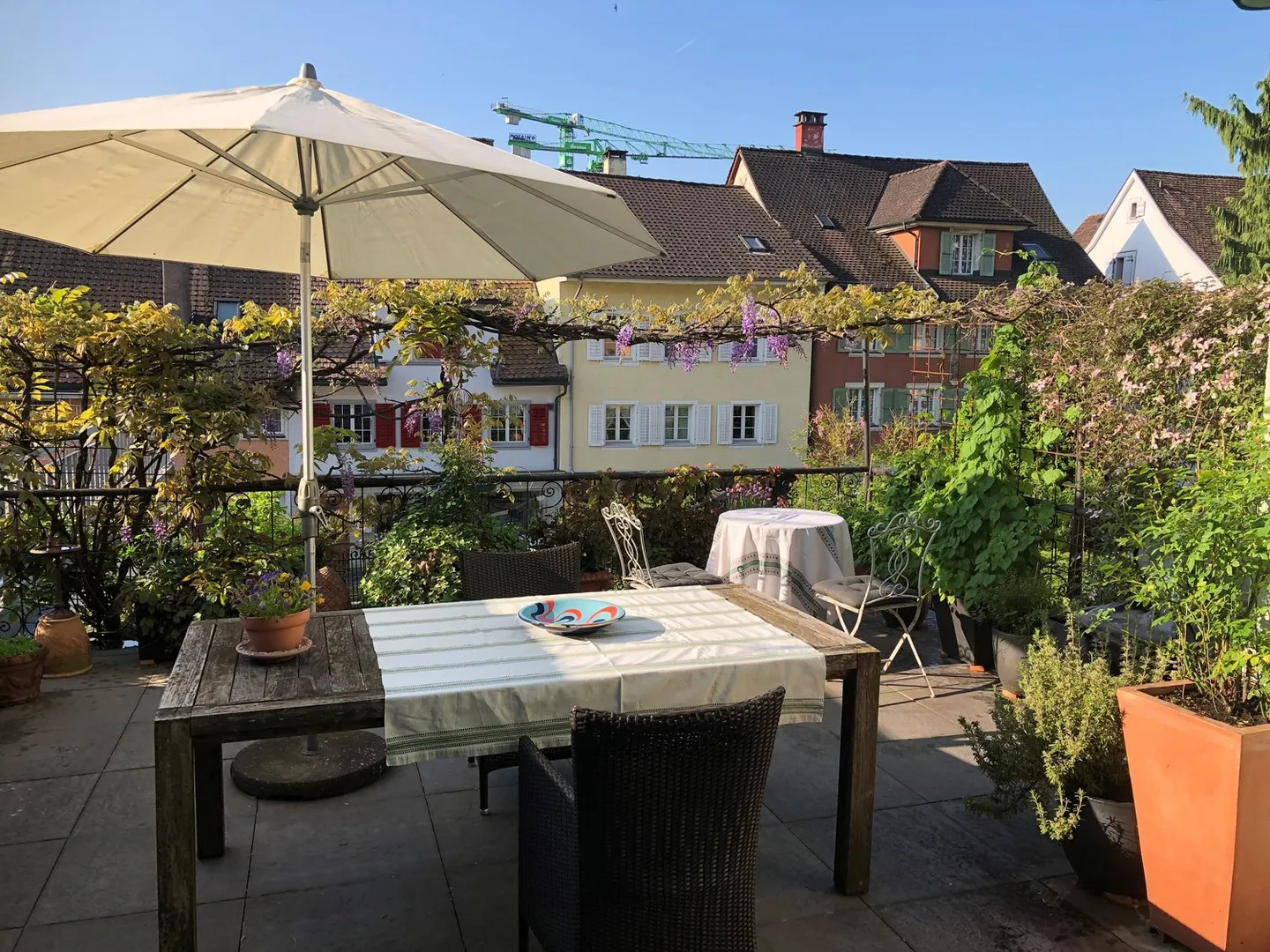 Charming 3.5-room apartment with balcony and fireplace in Beromünster - Photo 1 of 7