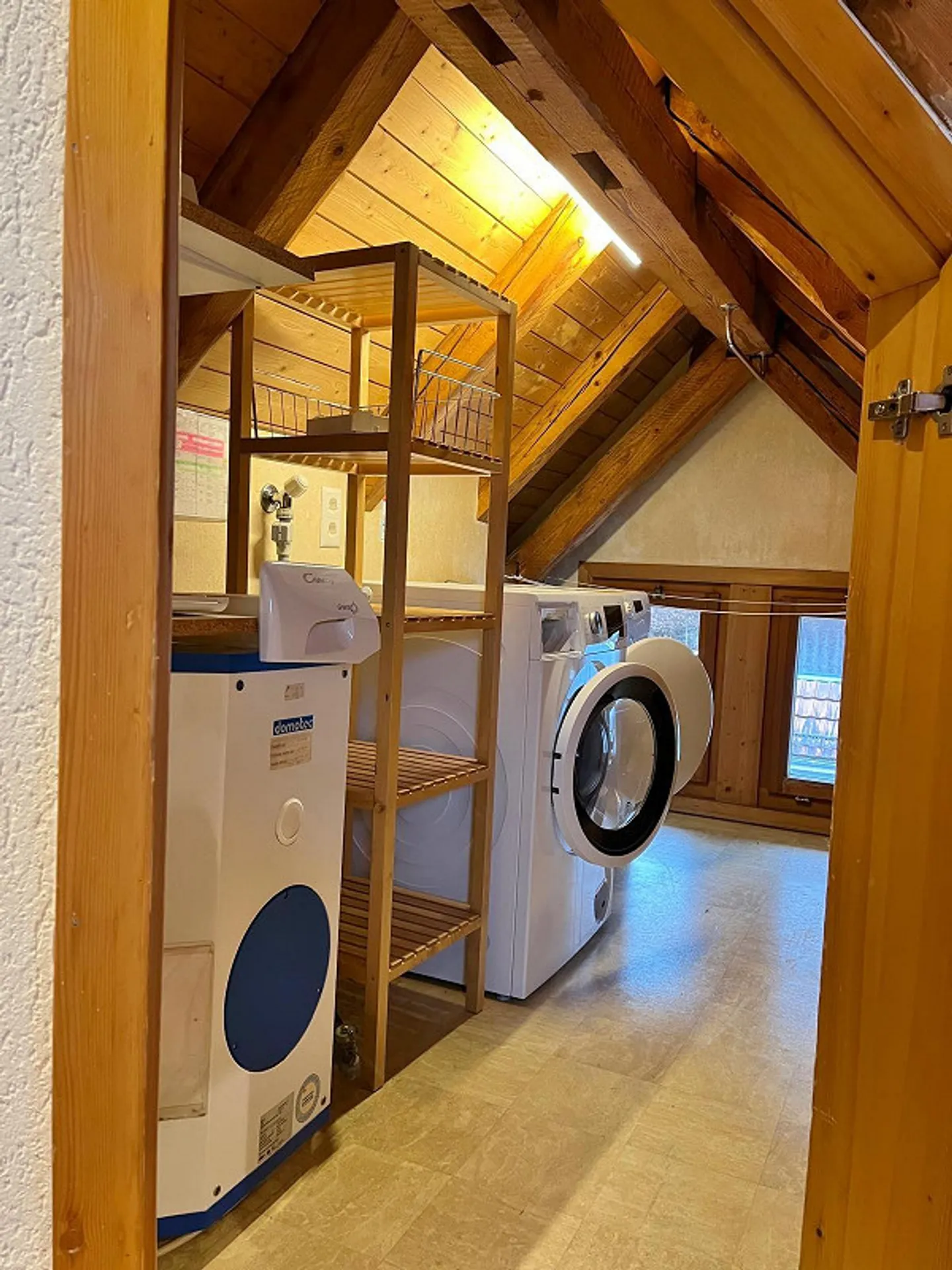 Appartamento mansardato ristrutturato con 2 camere - Foto 9 di 13