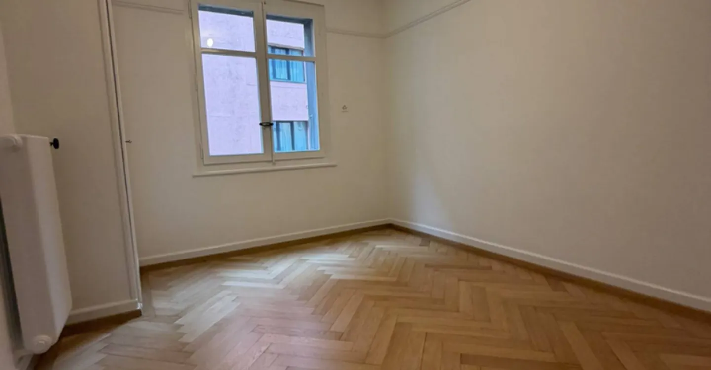 Beautiful 3-room apartment on the 3rd floor in the heart of Lausanne - Photo 5 of 7