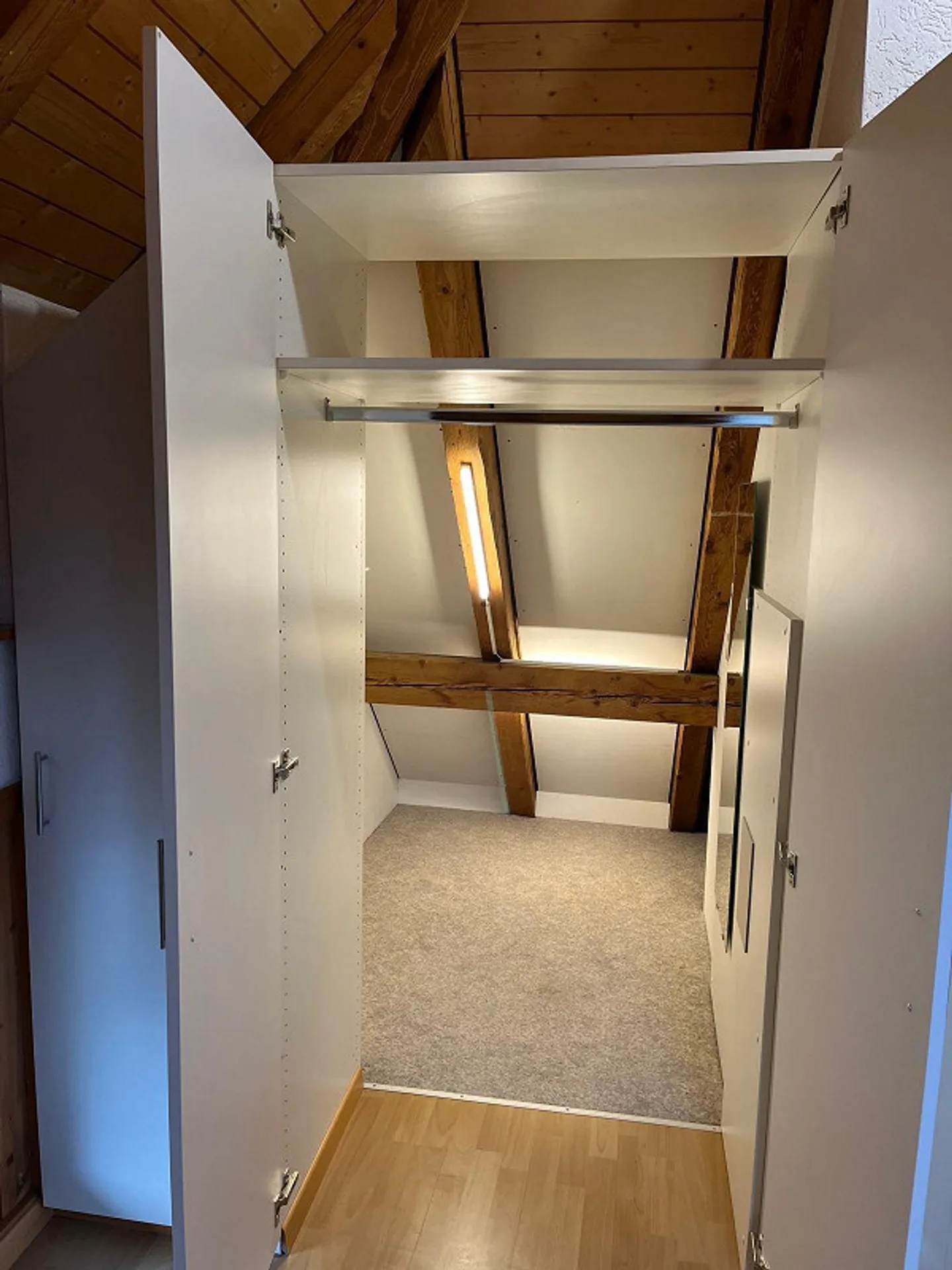 Appartamento mansardato ristrutturato con 2 camere - Foto 11 di 13