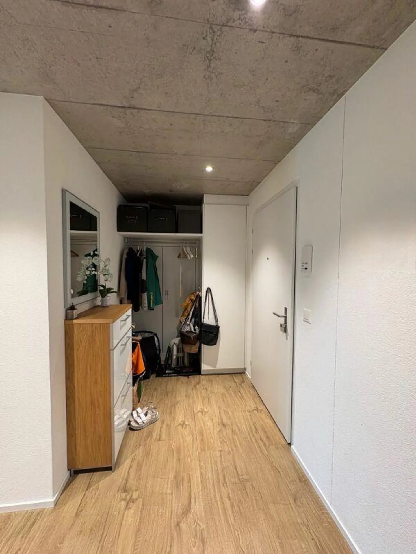 4.5-Room Ground Floor Apartment with Idyllic View into the Green - Photo 4 of 10