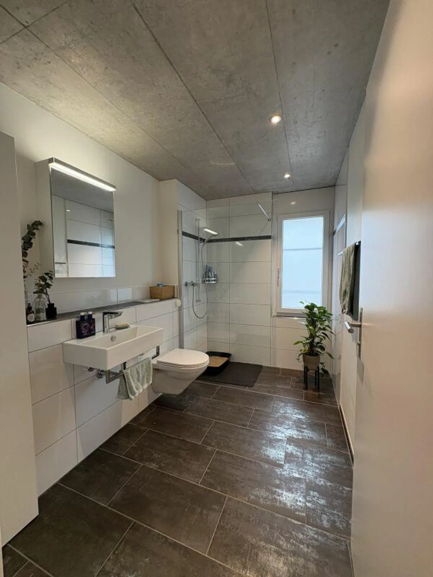 4.5-Room Ground Floor Apartment with Idyllic View into the Green - Photo 5 of 10