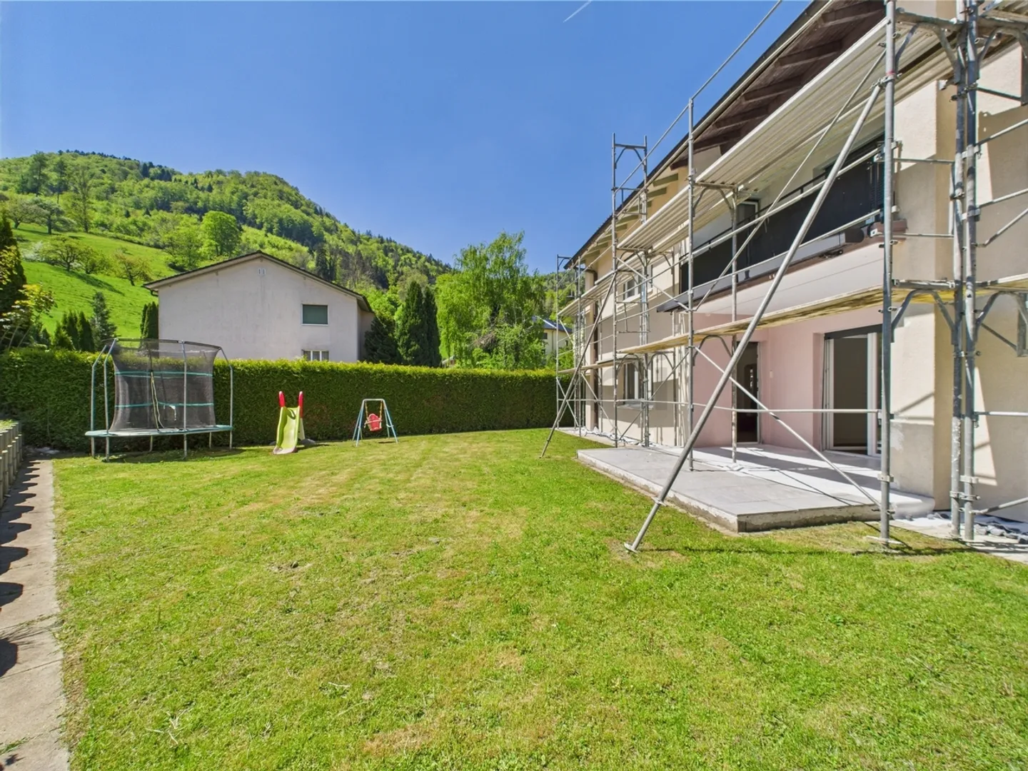 Moderne 4.5-Zimmer-Gartenwohnung mit 150m2 Garten zur Alleinnutzung - Foto 9 von 10