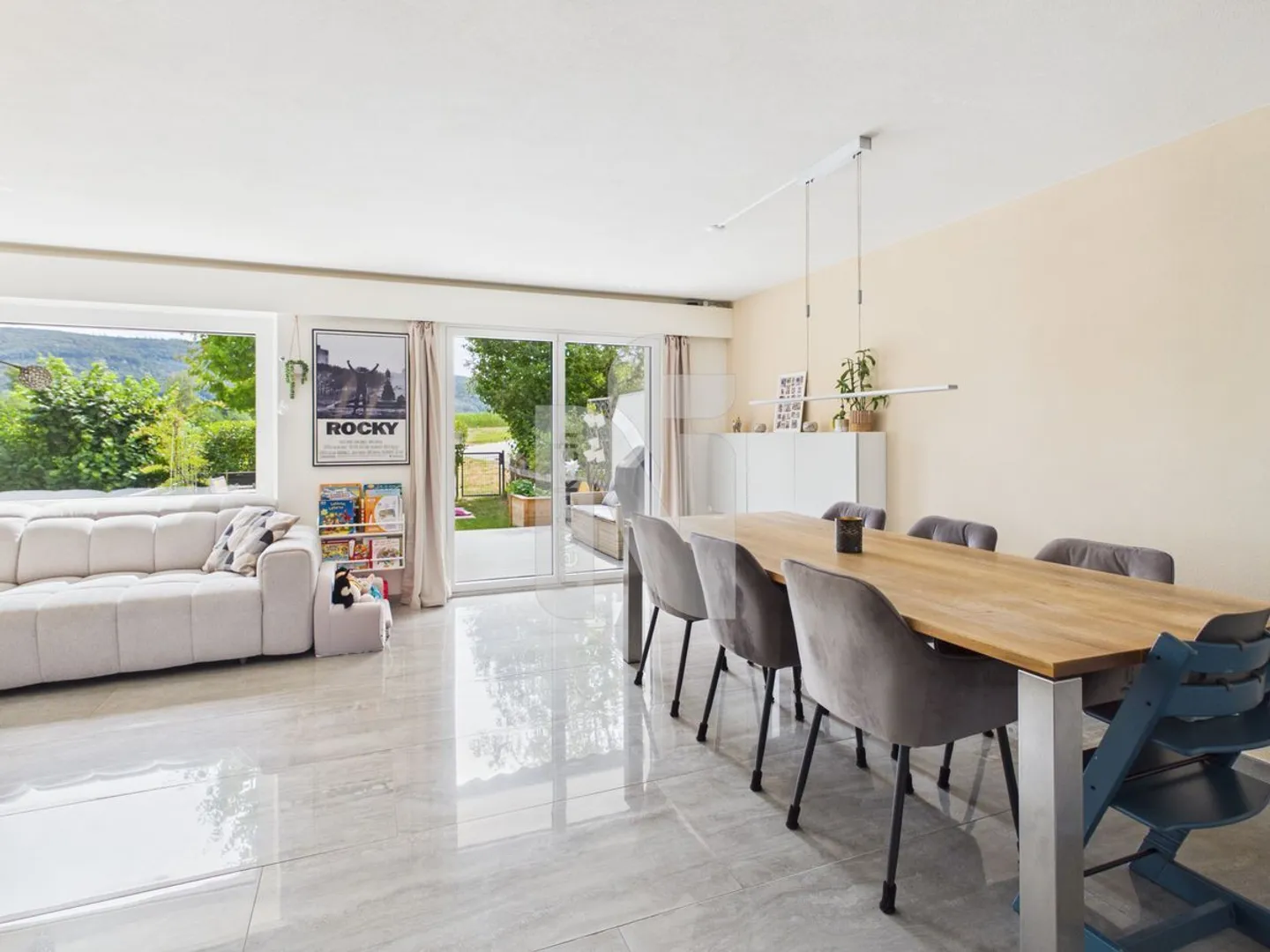 Familienfreundliches modernes Haus - Foto 4 von 13
