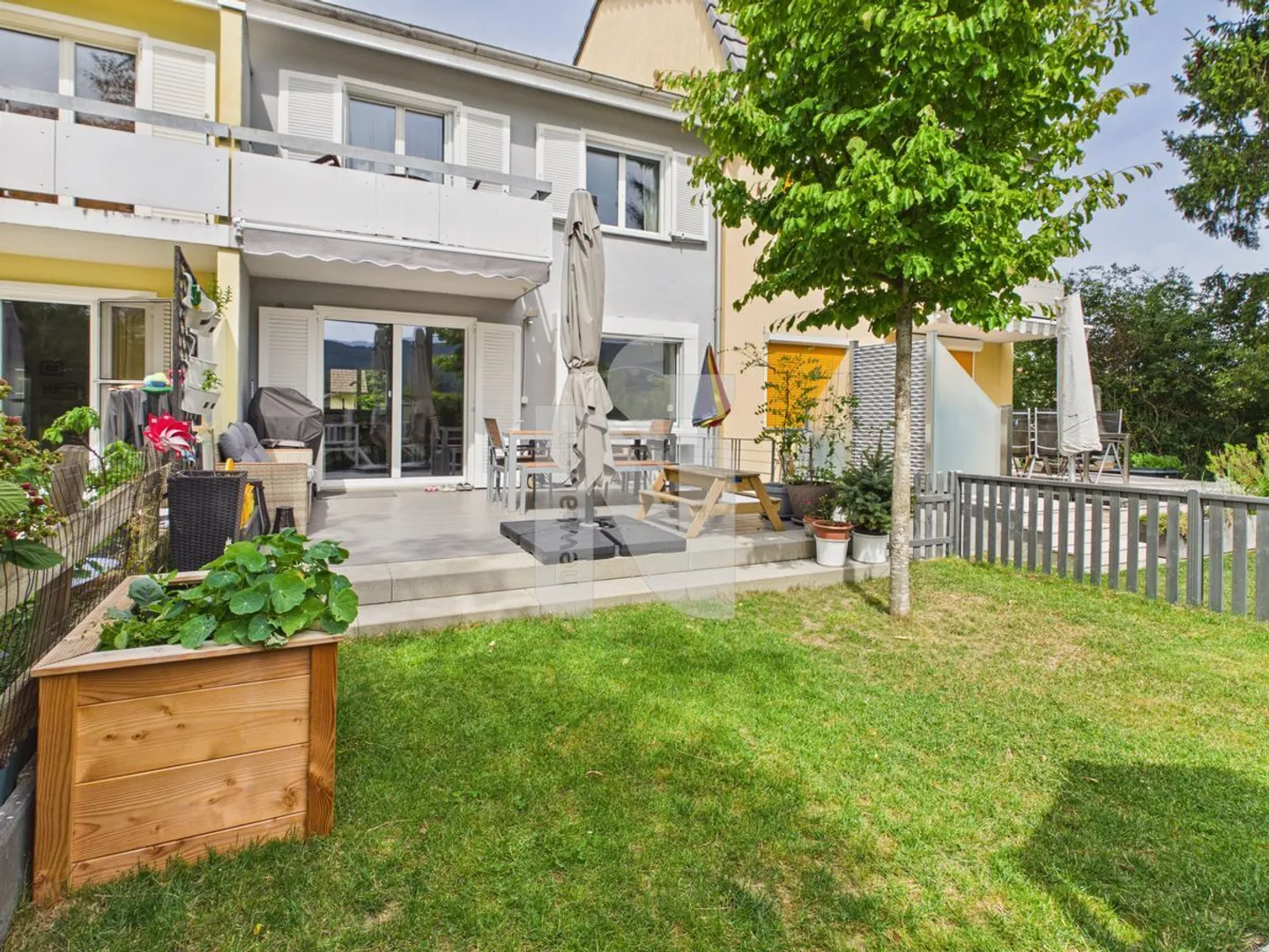 Familienfreundliches modernes Haus - Foto 7 von 13