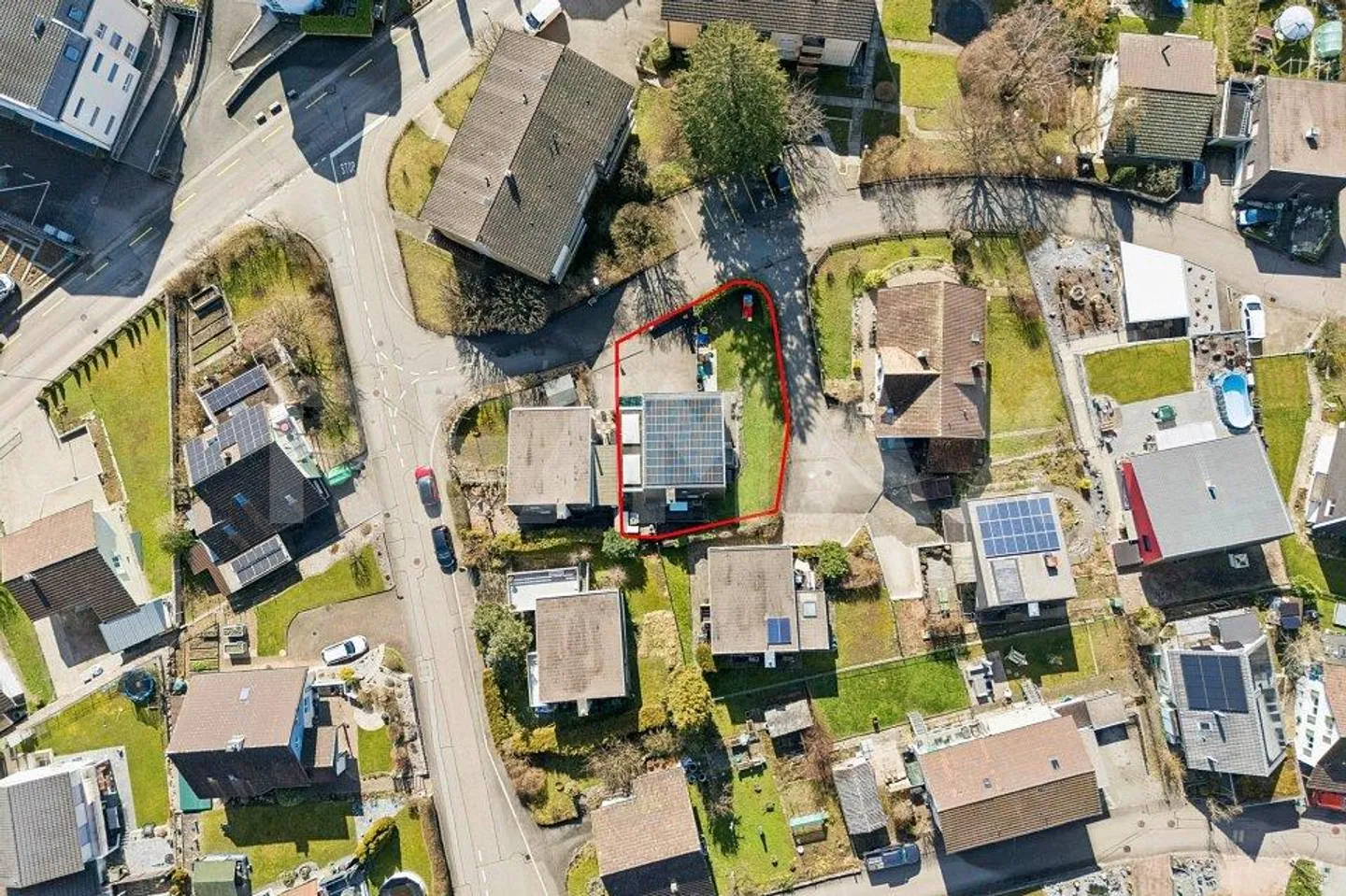 Renoviertes Einfamilienhaus mit Garten - Foto 11 von 13