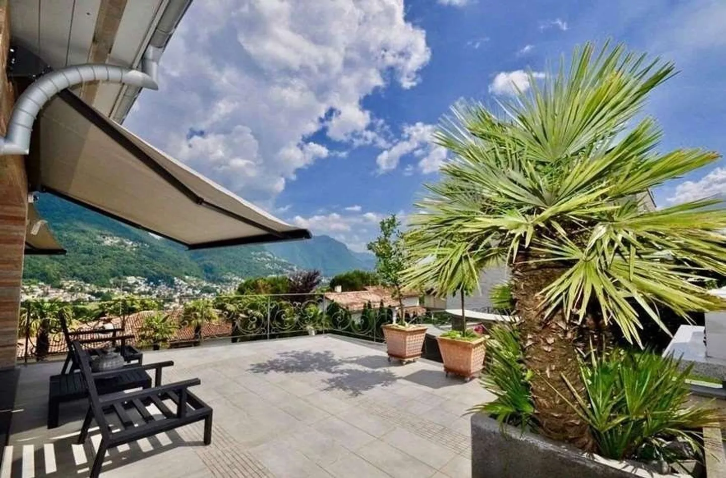 Exclusive villa with lake view in Comano for rent - Photo 4 of 11