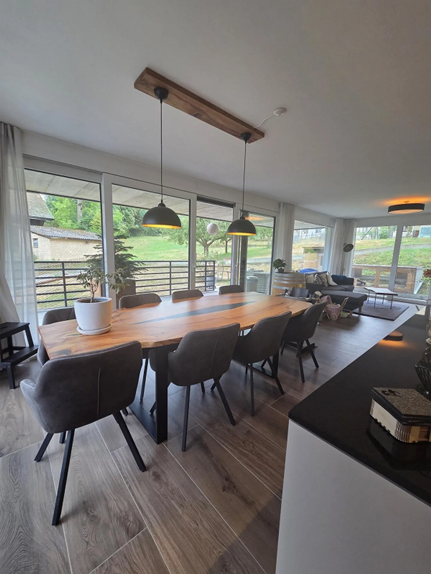 Large terrace and modern expansion above the fog - Photo 6 of 11