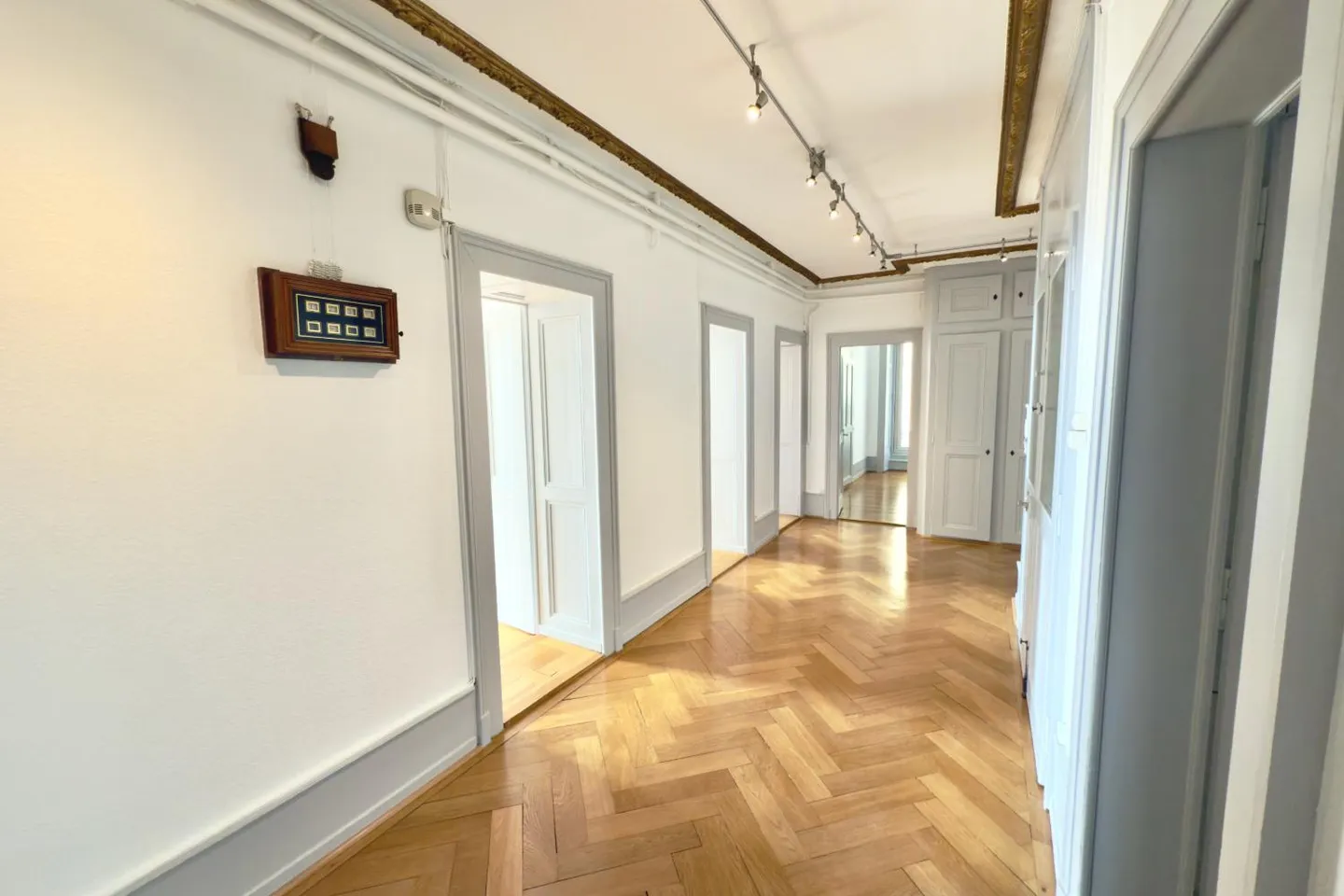 Magnifique appartement de 7 pièces avec cheminée à Neuchâtel - Photo 11 sur 13