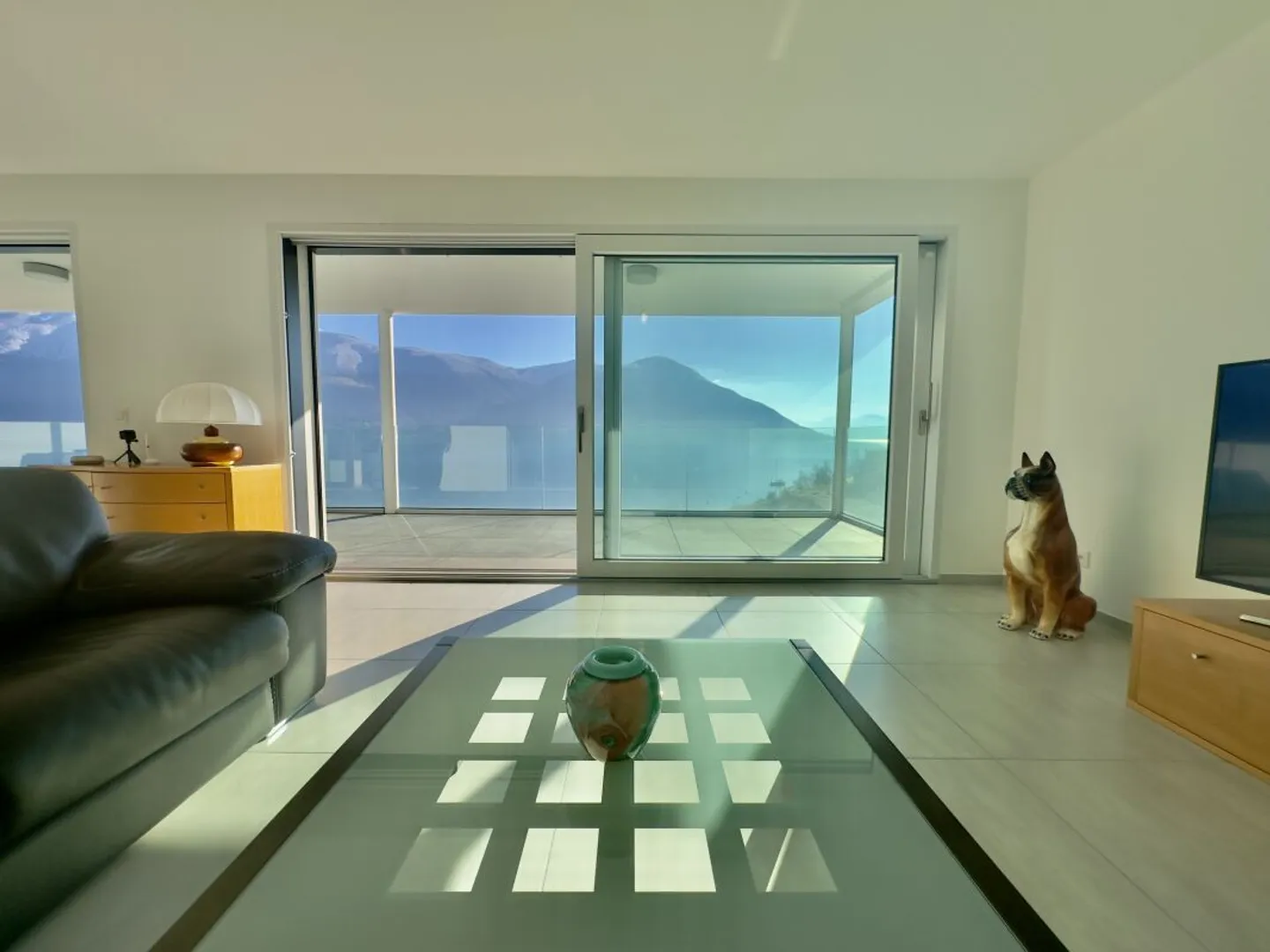 Appartement de 4 ½ pièces avec terrasse panoramique et 2 places de parking - Photo 4 sur 9