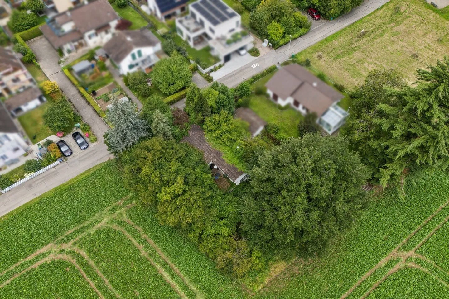 Building land with old property in a good location - Photo 1 of 3