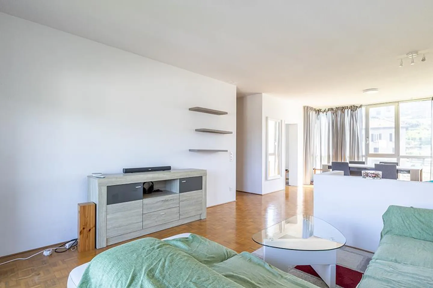 APPARTEMENT MEUBLE 3.5 PIECES CONFORTABLE A BALERNA - Photo 2 sur 11