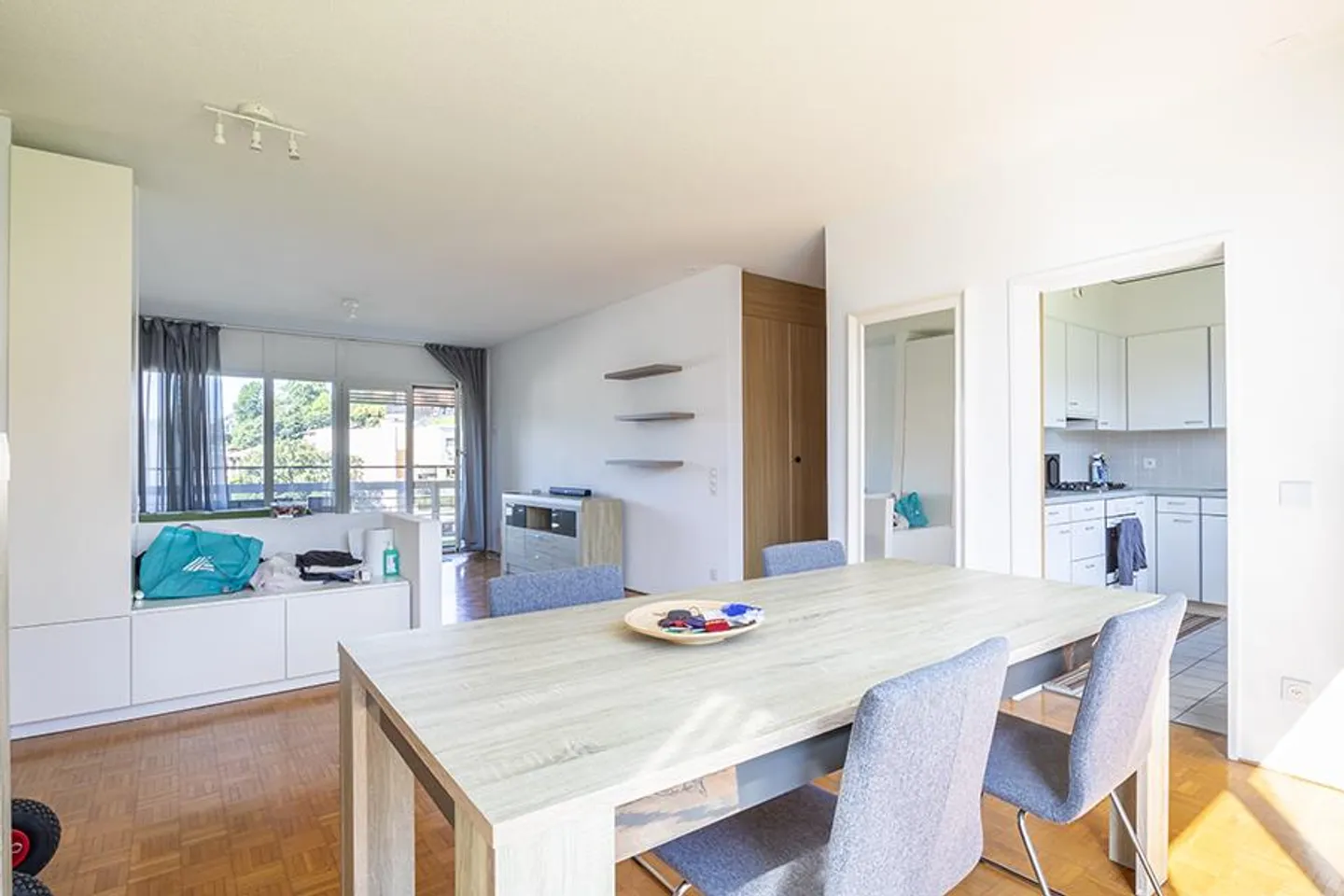 APPARTEMENT MEUBLE 3.5 PIECES CONFORTABLE A BALERNA - Photo 4 sur 11