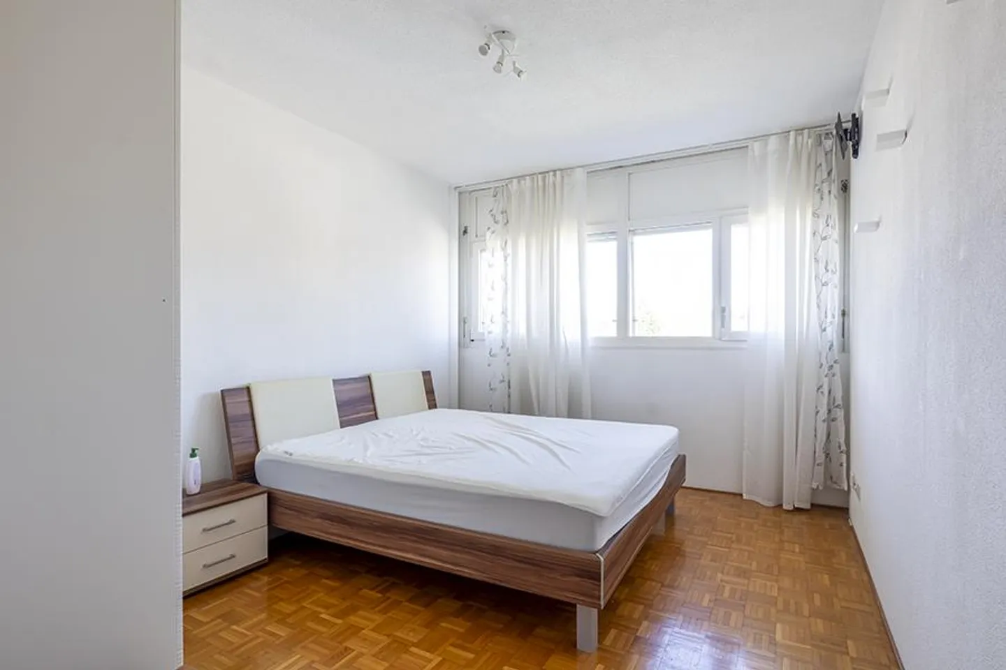 APPARTEMENT MEUBLE 3.5 PIECES CONFORTABLE A BALERNA - Photo 8 sur 11