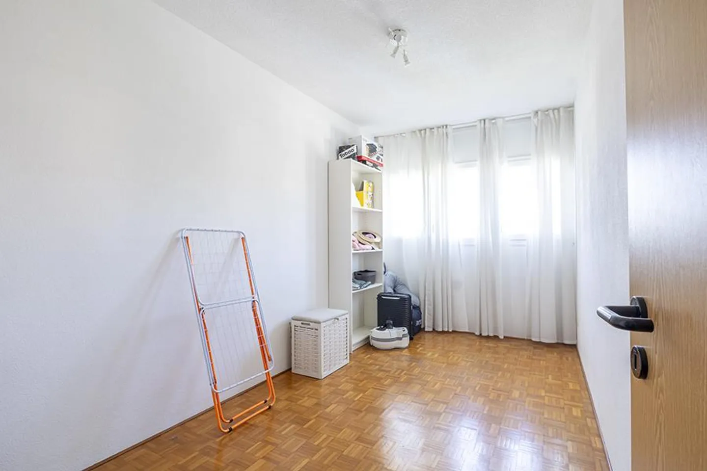 APPARTEMENT MEUBLE 3.5 PIECES CONFORTABLE A BALERNA - Photo 11 sur 11