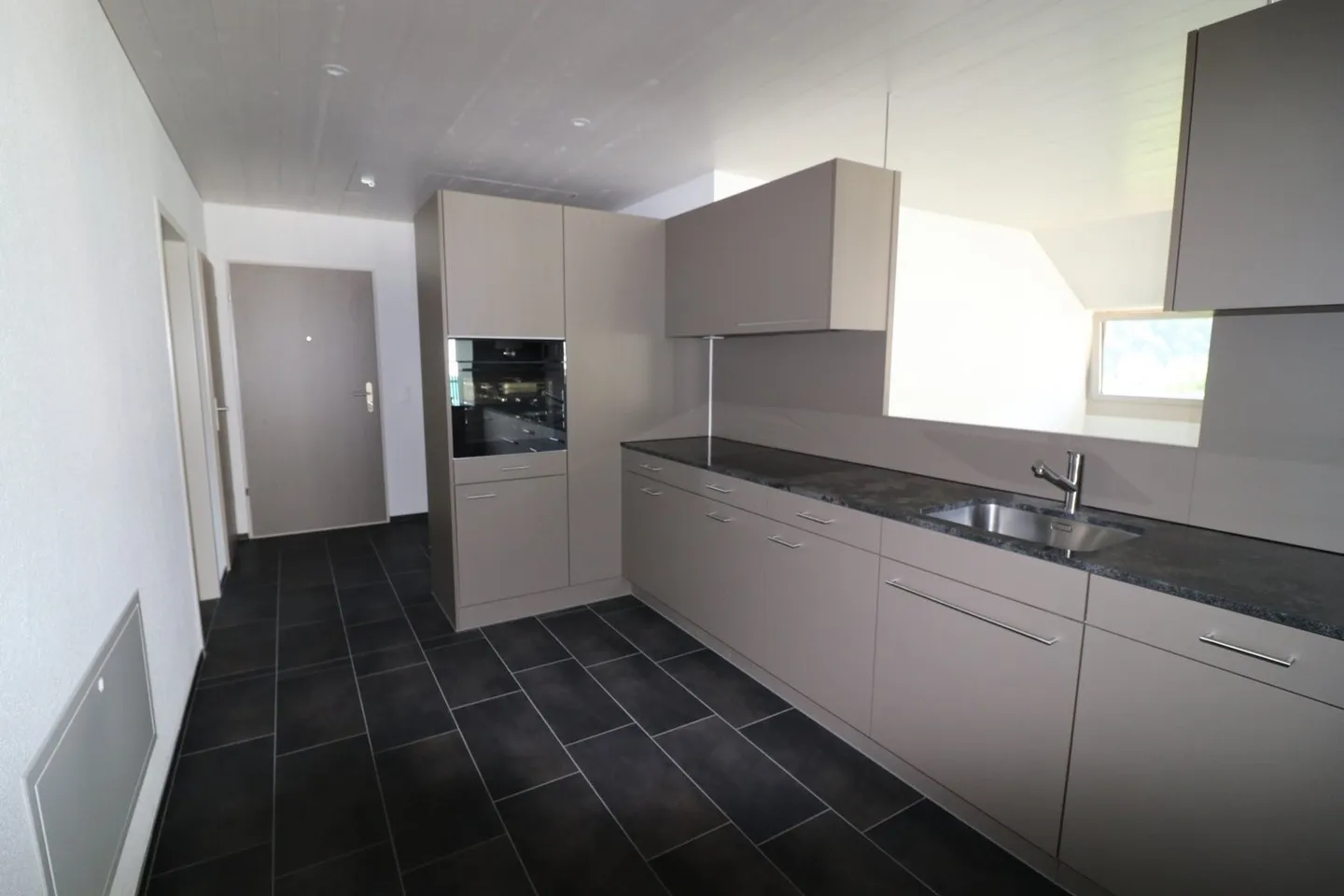Appartement moderne 3,5 pièces dans un emplacement idyllique - Photo 7 sur 12
